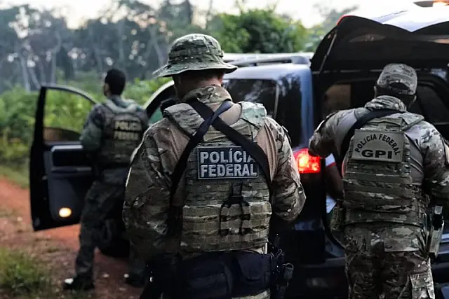 Policial tem arma roubada durante assalto em MS