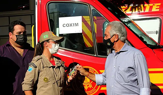 Com investimento R$ 2,9 milhões, governador entrega 10 viaturas de resgate para o Corpo de Bombeiros
