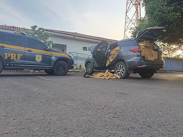 PRF apreende 1,3 tonelada de maconha e recupera caminhonete na BR-060