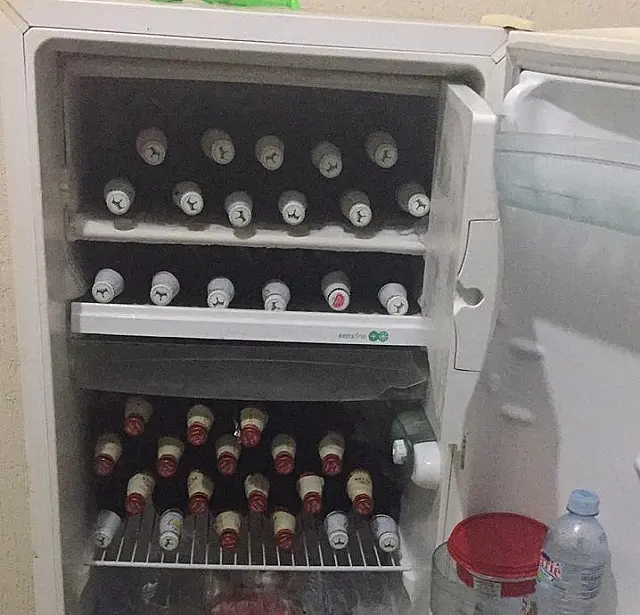 Com direito a adolescentes alcoolizados, polícia prende dois em festa clandestina
