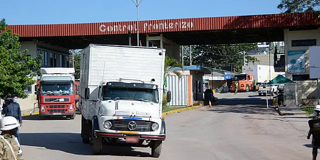 Fronteira de Corumbá é reaberta, mas manifestantes ameaçam novo protesto