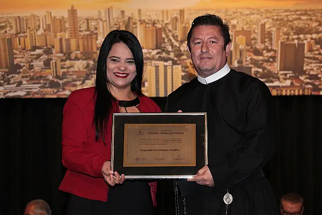 Padre Reginaldo Padilha recebe Título de Cidadão Campo-Grandense em solenidade na Capital
