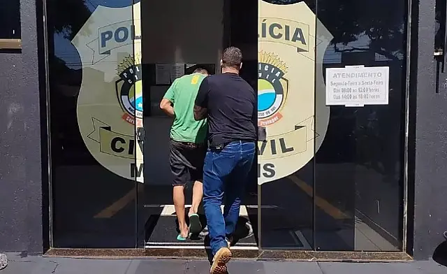 Adolescente esfaqueia menino de 14 anos por ciúmes da namorada