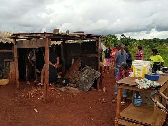 Mulher mata marido com facada no coração em acampamento indígena