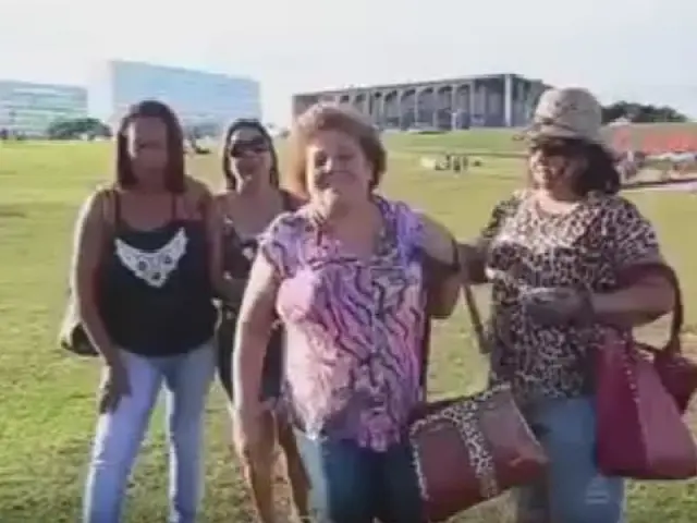 Professoras saem de MS para defenderem educação, mas acabam em ato pró-Dilma