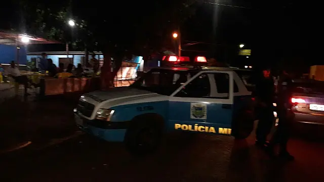 Após discussão, marido arremessa prato no rosto da esposa, a ameaça e é detido em flagrante