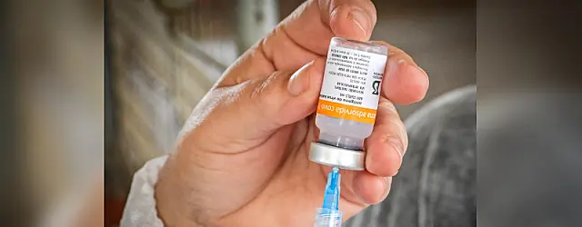 De 1ª a 3ª dose, vacinação continua em drive-thru