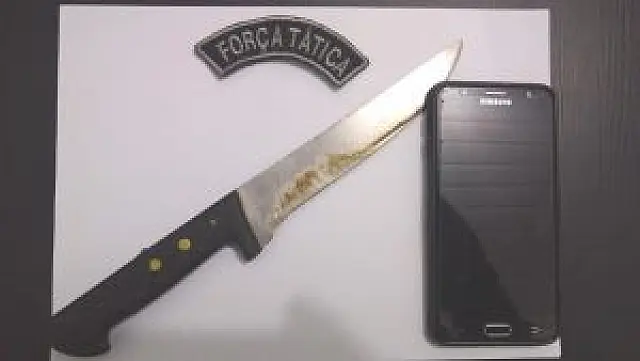 Homem que roubou criança de 12 anos e outro que usava tornozeleira eletrônica são presos