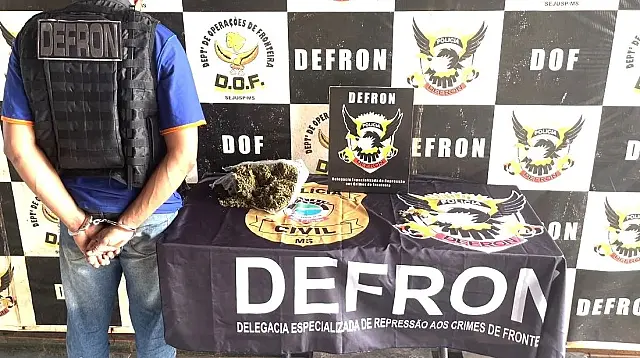 Traficante é preso vendendo drogas na empresa do pai