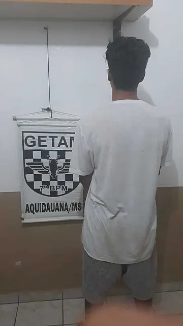 Foragido tenta correr de abordagem da PM, mas acaba preso em Anastácio