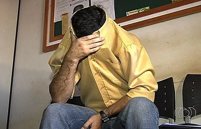 Professor é preso suspeito de estuprar 18 alunas em escola