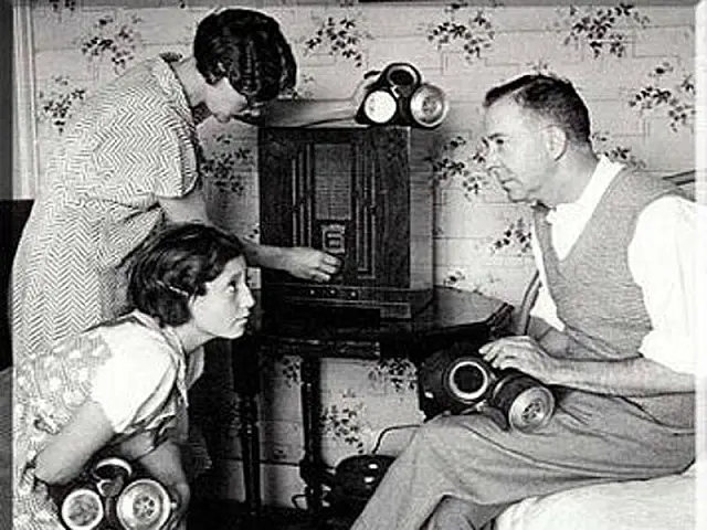 Rádio: 'comentando fatos e coisas, as AMs se despedem'