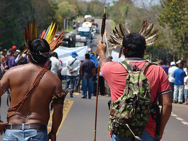 Índios bloqueiam BR-262 e cobram agilidade na demarcação de terras
