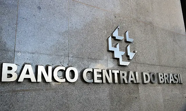 Selic chega a 15% e deve permanecer alta por mais tempo