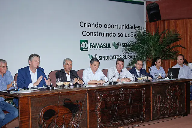 Reinaldo Azambuja incentiva criação de “boi sustentável” no Pantanal