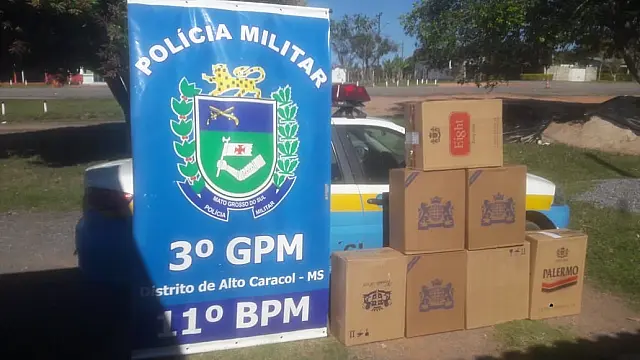 Polícia Militar apreende 350 pacotes de cigarros contrabandeados durante abordagem