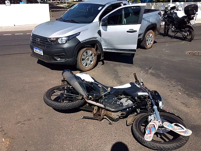 Aquidauana: Acidente de trânsito na Duque de Caxias deixa motociclista ferido