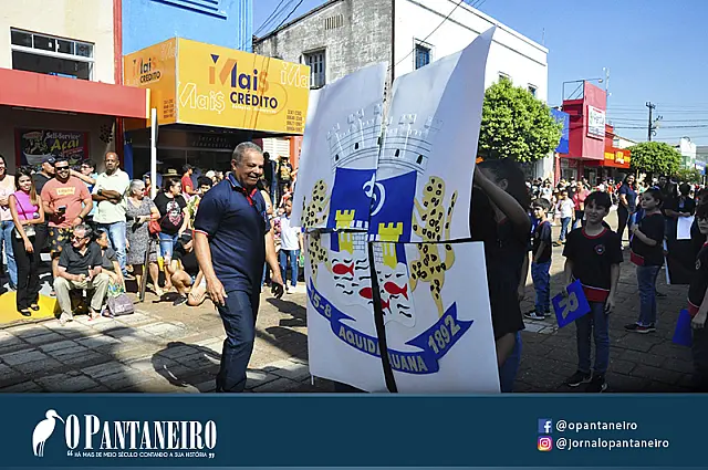 Desfile Cívico, escolar e militar comemora 130 anos de Aquidauana