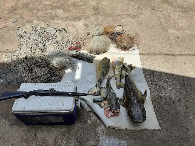 Quatro pescadores são presos e multados em R$ 10 mil em Aquidauana