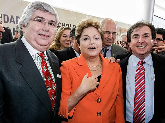 No Dia do Radialista, presidente Dilma assina decreto histórico