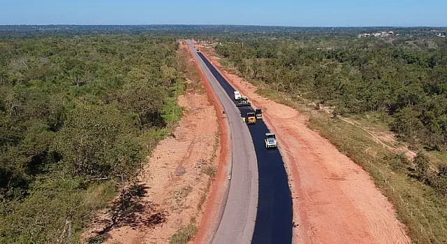 Obra da "Estrada do 21" avança com novas pontes, asfalto e drenagem já trazendo benefícios