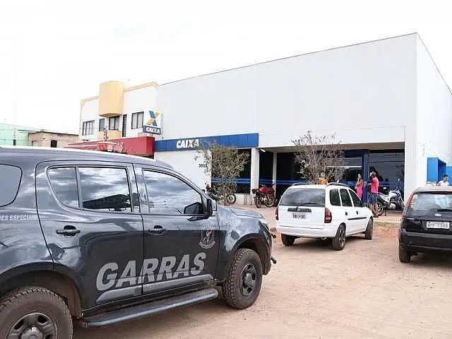 Casal é suspeito de assalto à agência da Caixa e roubo de R$ 1 milhão do BB