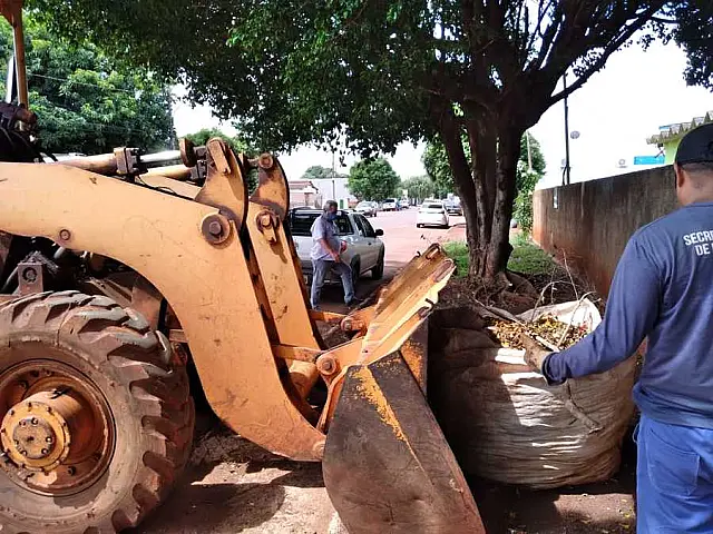 Prefeitura mantém frentes de limpeza e manutenção pela cidade
