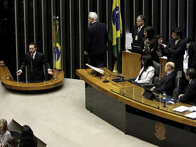 PEC que acaba com voto secreto será votada hoje