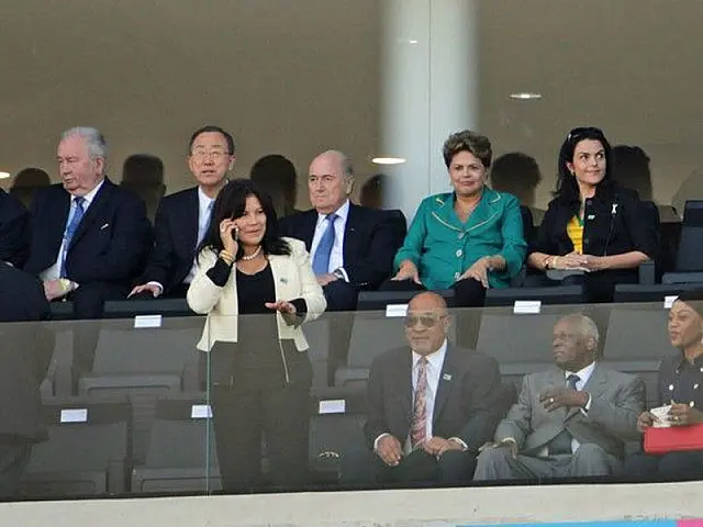 Dilma é hostilizada durante abertura da Copa do Mundo em São Paulo