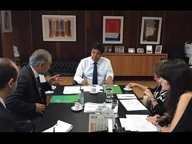 Em Brasília, governador busca apoio do MEC para reformas de escolas e formação de professores