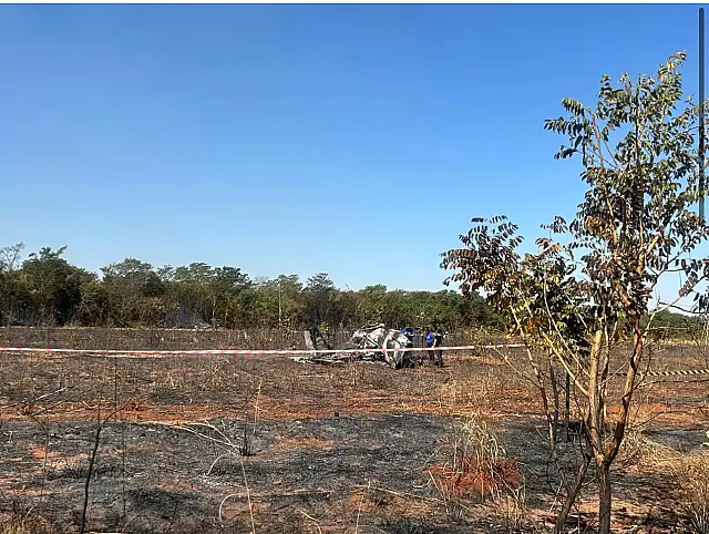 Aeronave cai, pega fogo e duas pessoas morrem em MS