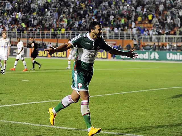 Com três gols de Henrique, Palmeiras derrota a Chapecoense e deixa o Z-4