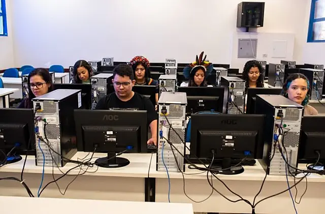 Programa vai atender estudantes com benefício social de um salário mínimo