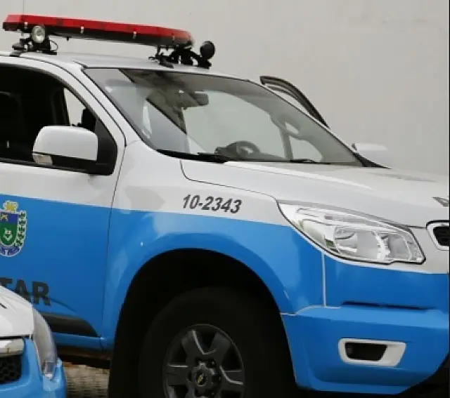 Foragido é preso pela PM após ameaçar matar mulher em lanchonete