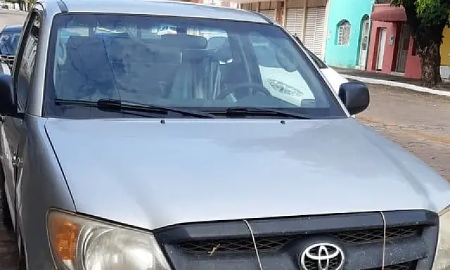 Abandonada há quatro dias, PM apreende caminhonete com registro de roubo
