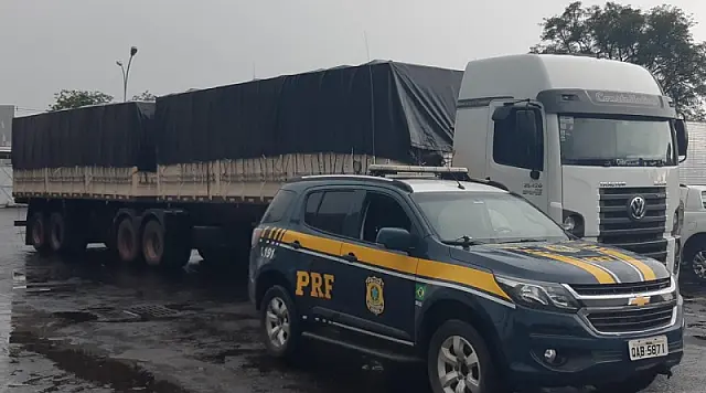 Agente da PRF é condenado por integrar esquema de contrabando de cigarros