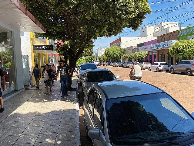 Véspera de natal, aquidauanenses vão as compras