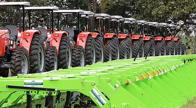 Maior entrega de equipamentos agrícolas da história do MS beneficia Aquidauana