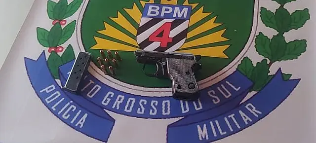 Mulher é presa após cobrar pensão alimentícia com arma de fogo