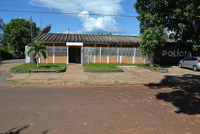 Após colidir em moto, condutor de Fiesta é preso com 12 latas de cerveja e 1 litro de pinga