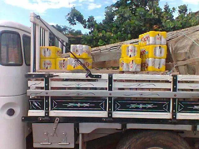 Jovem é preso furtando latas de cerveja de caminhão com bebidas em Anastácio