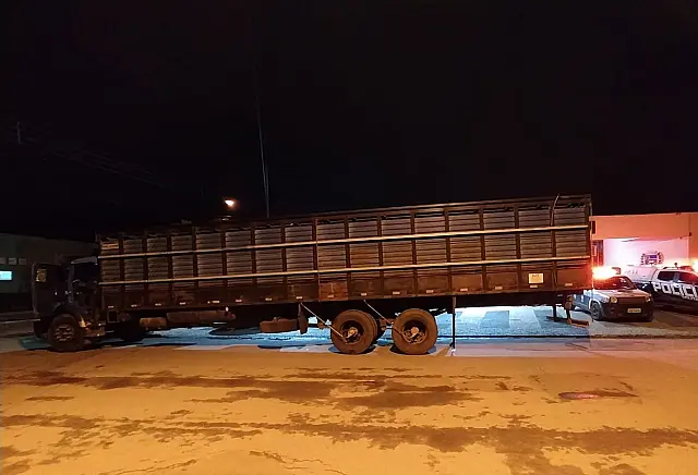 PM realiza prisão de condutor de caminhão bêbado em Bonito