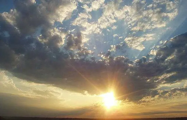 Natal será de calor de 36°C e possibilidade de chuva