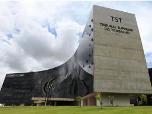 Ministro do TST recebe R$ 21,8 mil só em diárias