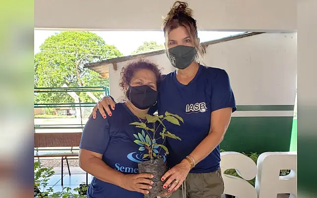 Cristiana Oliveira, eterna Juma, participa de ação de reflorestamento em Bonito
