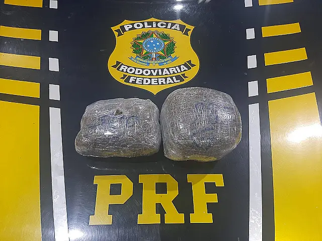 Jovem é presa com maconha na mochila na BR-262 em Miranda
