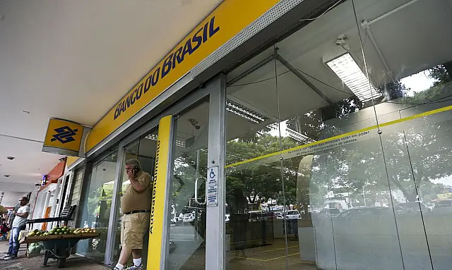 Fique atento: agências bancárias funcionam para o público até quinta-feira