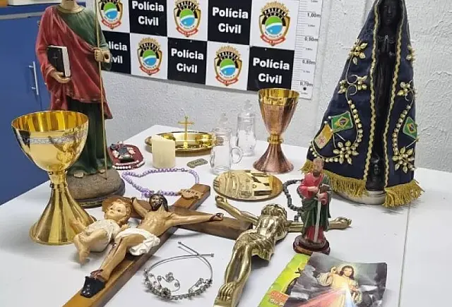 Estudantes furtam objetos de igreja católica e trocam por droga em MS