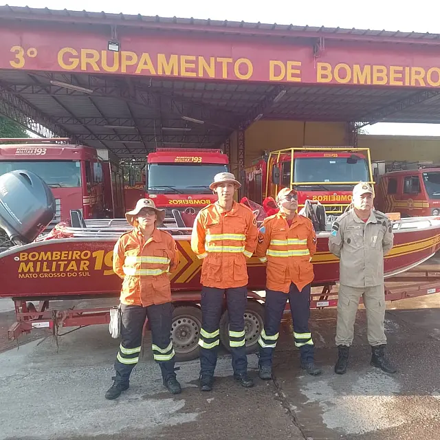 Bombeiros mobilizam equipe para combate a incêndio na Serra do Amolar