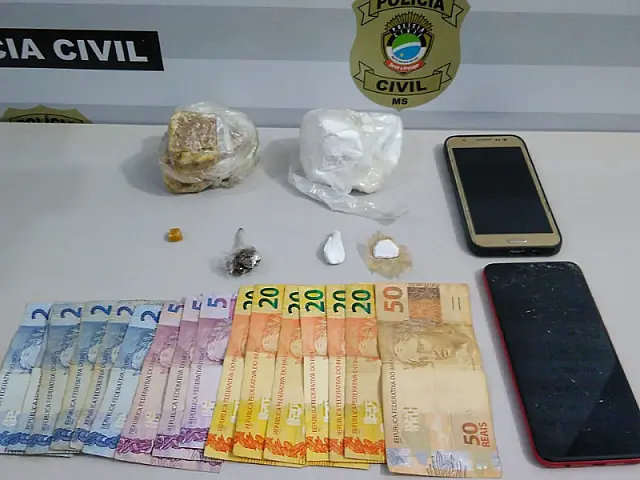 Mulher é presa em flagrante por usar adolescente para entregar drogas